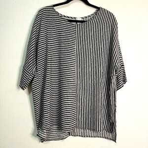 Spense Black and White Boxy Tunic Top. Sz L.